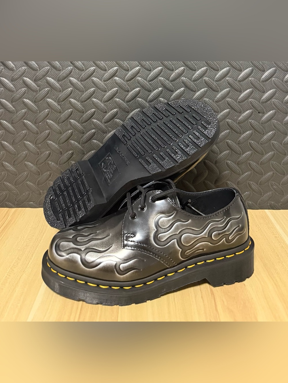 Dr Martens 1461 Inferno Arcadia Shoes Black‎ Silver Flames Mens Sz 4 Womens Sz 5